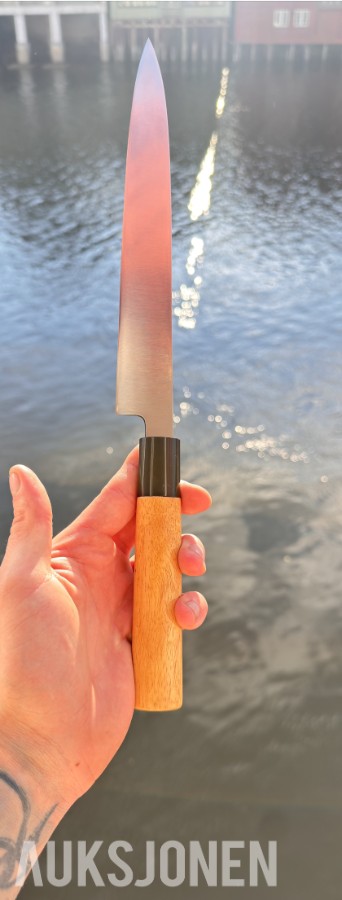 48 TIMERS AUKSJON - Senko Damaskus Kiritsuke + Sashimi-kniv